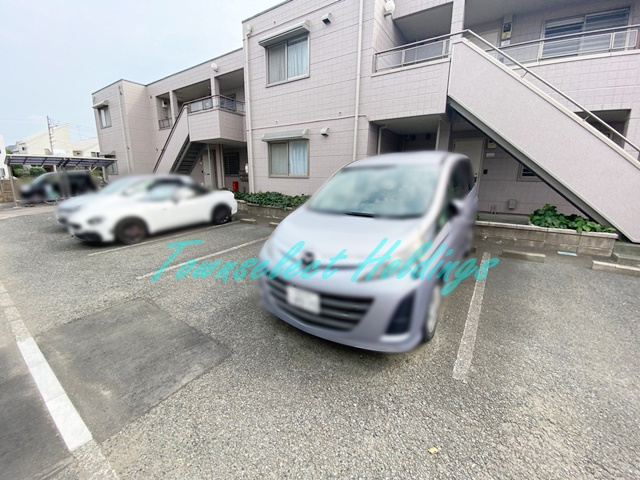 藤沢市鵠沼海岸７丁目の賃貸マンションの駐車場
