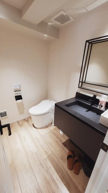 渡辺ビルの内装|ゆとりあるトイレスペース
