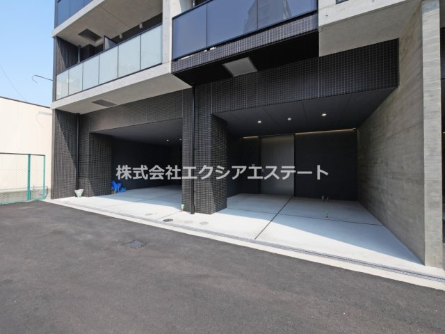 SUMMIT（サミット）の駐車場