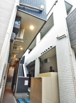 ハーモニーテラス若松町のエントランス|ゆとりのあるエントランスです