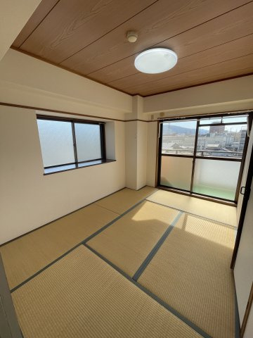 ”エステート野崎”の和室