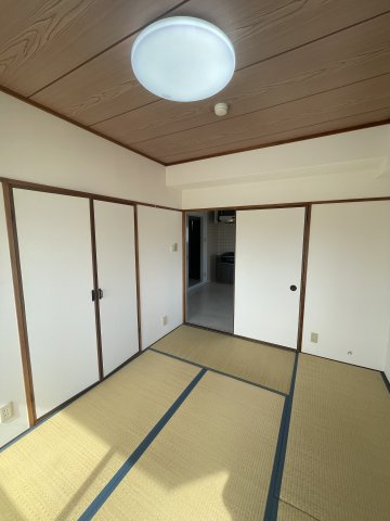 ”エステート野崎”の和室