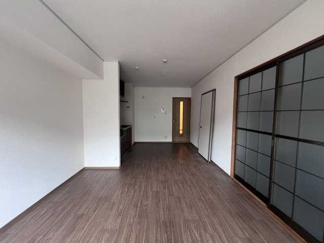 神戸市北区谷上東町のアパートの居間・リビング