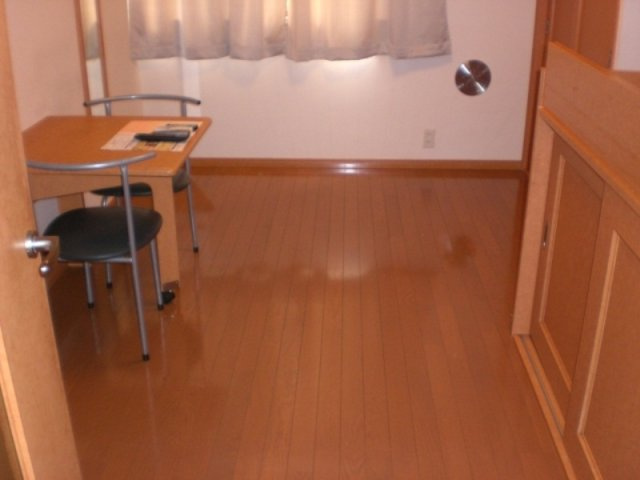レオパレスヴェールの居間・リビング