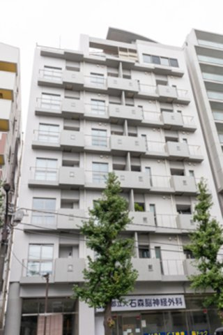 ホワイトフロントの外観