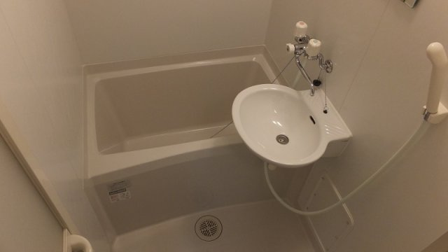 レオネクスト三宮の浴室|浴室乾燥機付きのお風呂
