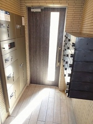 ルソレイユのエントランス|清潔なエントランスです