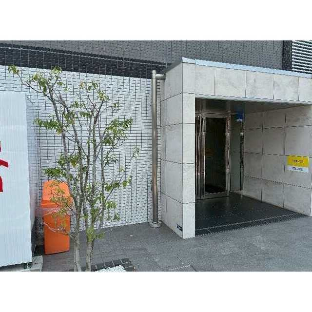 GENOVIA京成立石Ⅳskygardenのエントランス|ゆとりのあるエントランスです