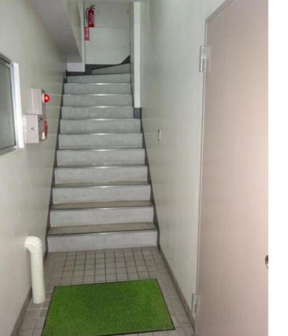 千石柳澤マンションのエントランス|落ち着いたエントランスです