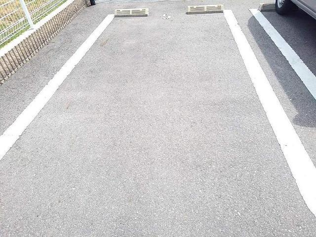 グロリアの駐車場