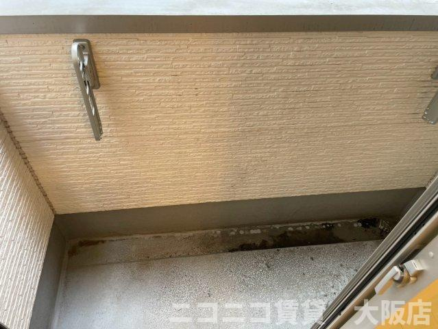 大阪市西淀川区花川１丁目のアパートのバルコニー