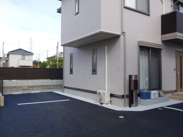 コンフォート日輪寺　Ｂ棟の駐車場