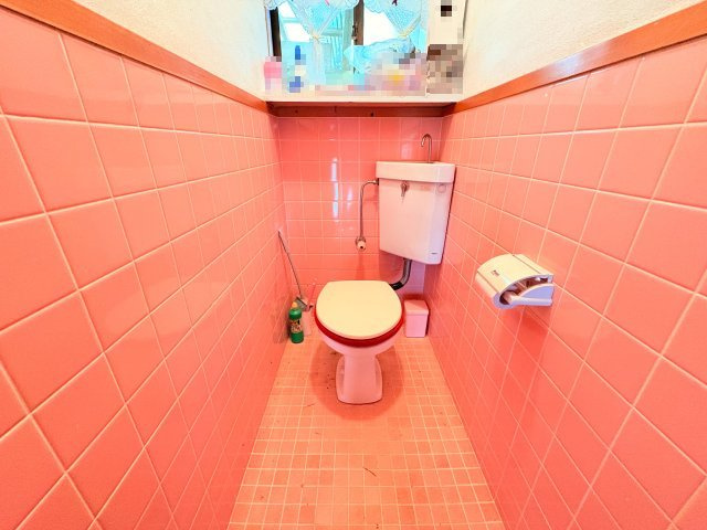 佐伯市本匠大字因尾　ログハウス風　3LDKのトイレ