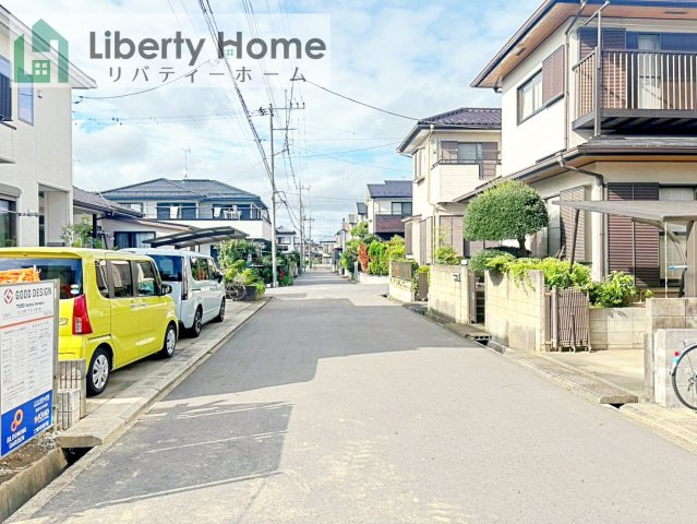 牛久市南7丁目18期　新築戸建の前面道路含む現地写真