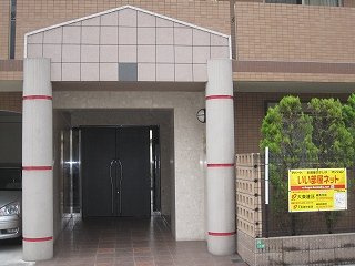 サイレントヒル高野台のエントランス