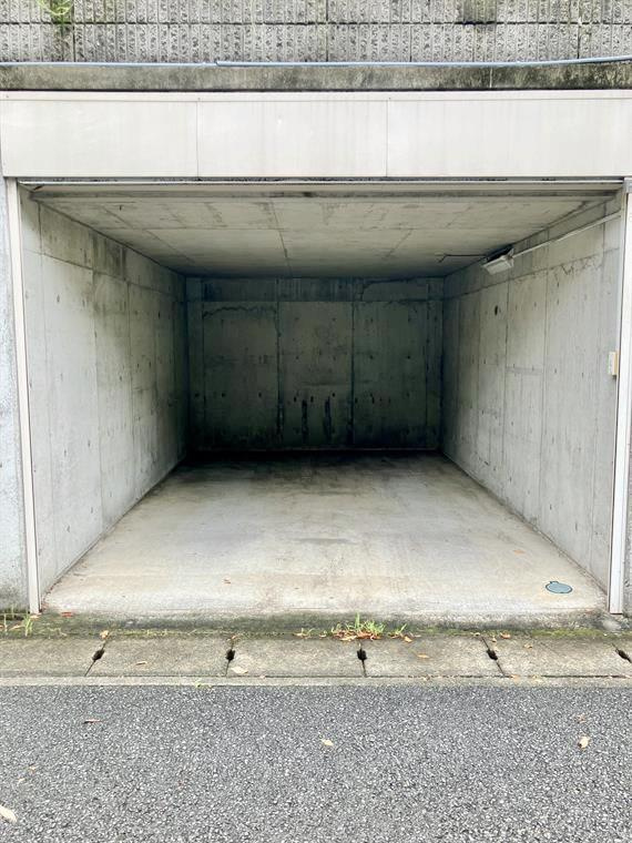 もえぎ野戸建の駐車場
