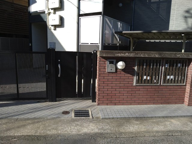 レオパレスサニーハウスのその他|オートロックゲート設置