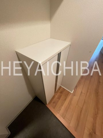 ラフィネ森下の玄関|シューズボックス