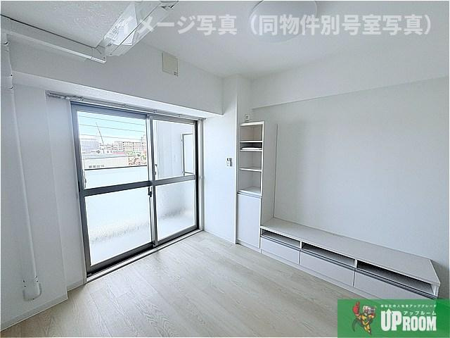 ドゥナーレ辻町の居間・リビング