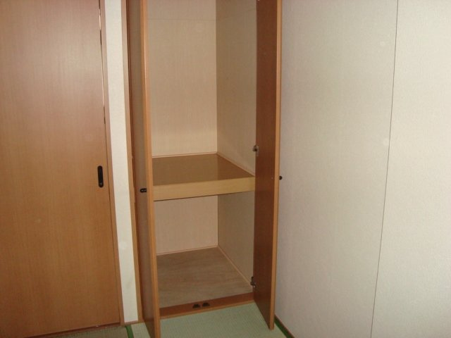エンジェルパレスＡの収納|和室収納