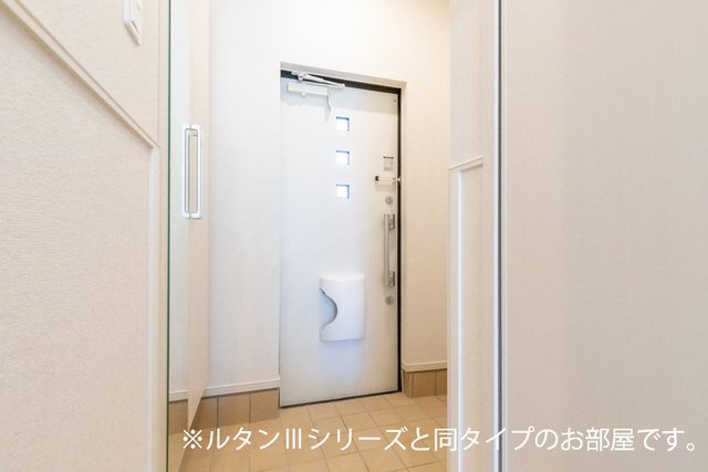 ヒカワヒルズの玄関