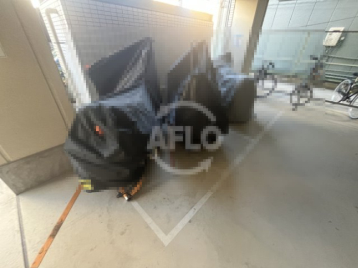 グローリア新北野の内装|バイク置き場