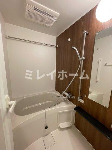 エストゥルース羽田の浴室