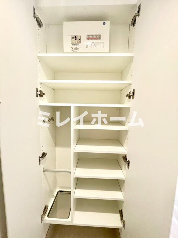 エストゥルース羽田の玄関