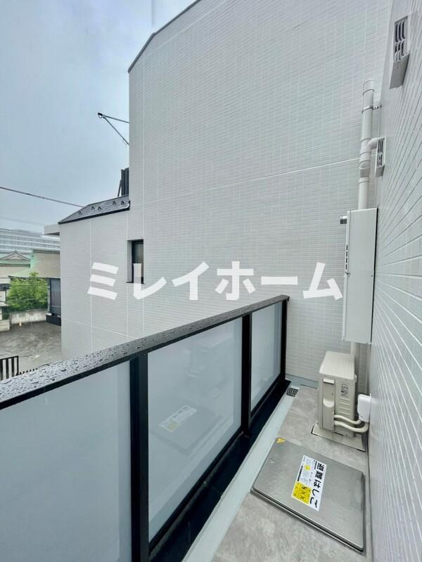 エストゥルース羽田のバルコニー