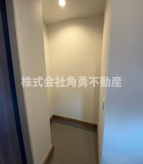 伊勢原市八幡台3期　新築一戸建て　1号棟の内観：施工例|《施工例》シューズインクローゼット