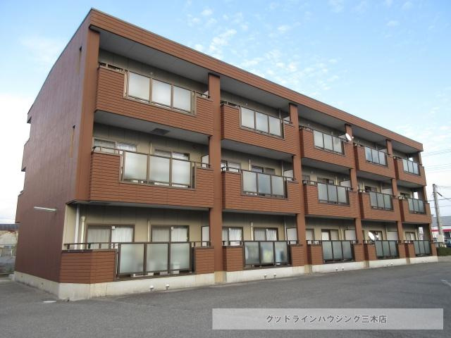 ドミール加佐の外観
