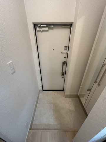 ハイツ　ユベーレンの玄関