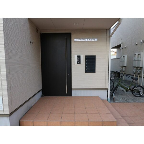 【エントランス】GRANDTIC名古屋山王