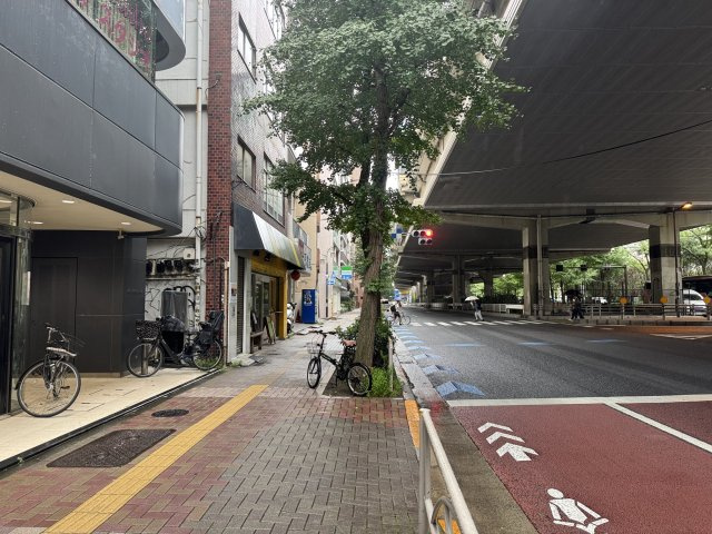 リッツ初台ビルの周辺