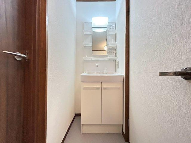 宿原貸家の洗面所