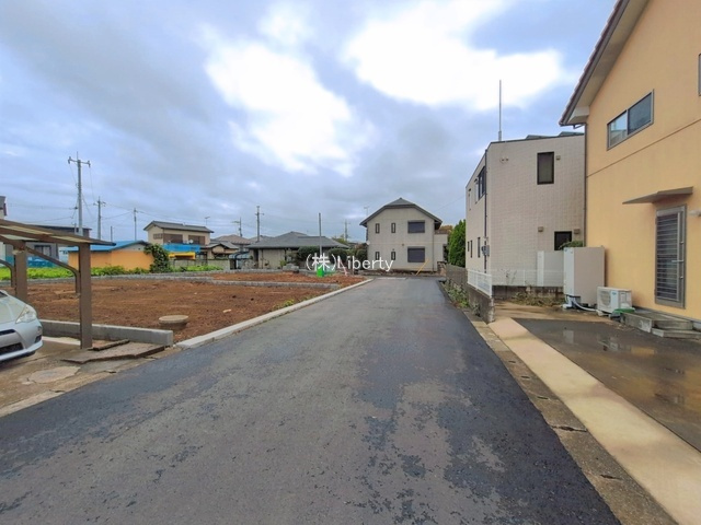 牛久市田宮町29期　新築戸建　1号棟の前面道路含む現地写真