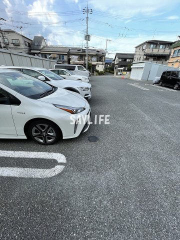 コンフォートガーデンの駐車場