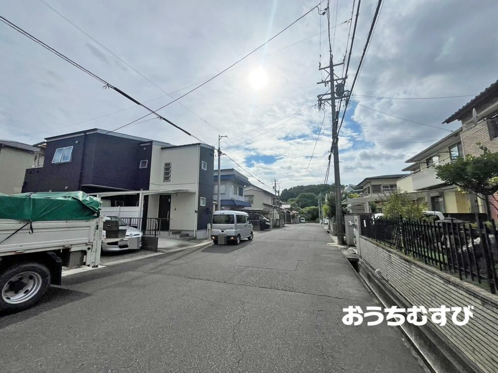 春日井市不二ガ丘2丁目(全1棟)の前面道路含む現地写真