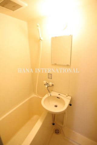 テラス今川Bの浴室
