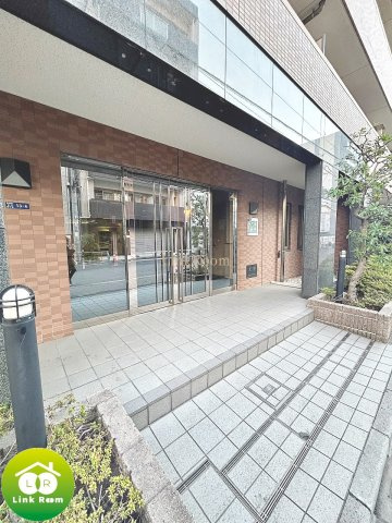 ドミール菊川のエントランス