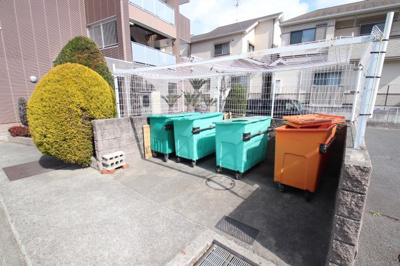 【設備】 | ミラン・ロワイヤル | 敷地内ゴミ捨場