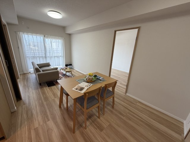 ライオンズヒルズ具志の居間・リビング