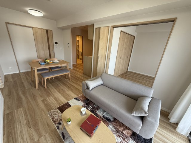 ライオンズヒルズ具志の居間・リビング