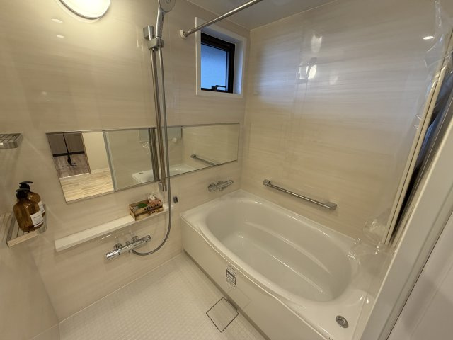 ライオンズヒルズ具志の浴室