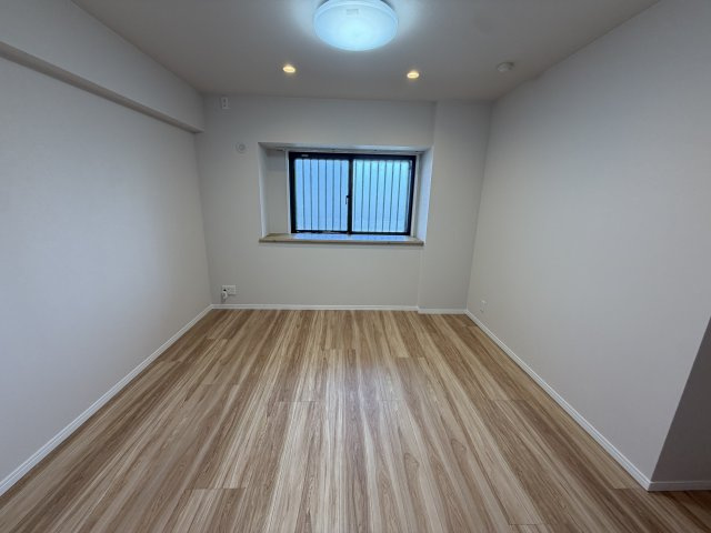 ライオンズヒルズ具志の洋室