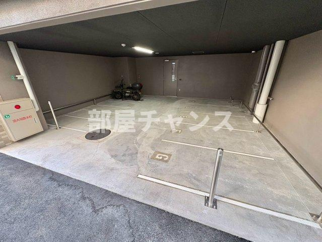プレサンスレイズ千種今池Ⅱの駐車場