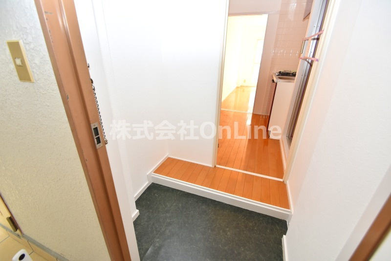 大宝菱屋西ロイヤルハイツの玄関