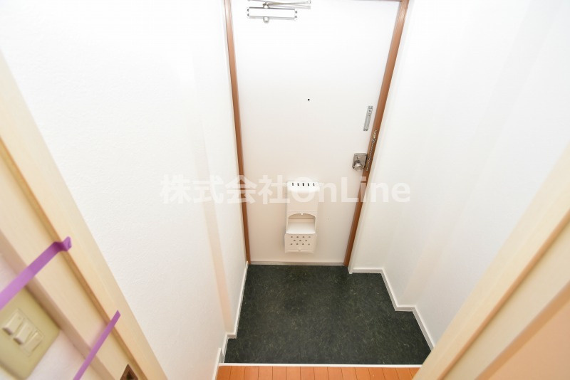 大宝菱屋西ロイヤルハイツの玄関