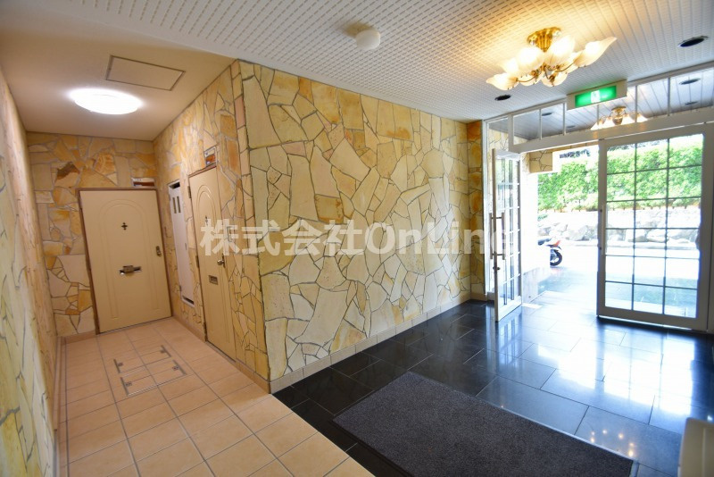 大宝菱屋西ロイヤルハイツのロビー