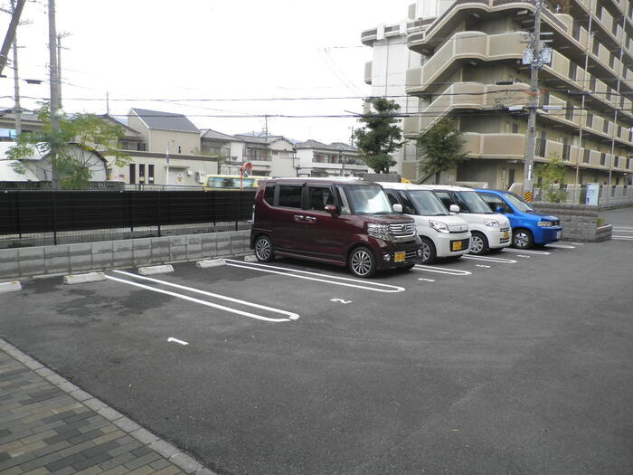 ノールヴィラージュ アンの駐車場